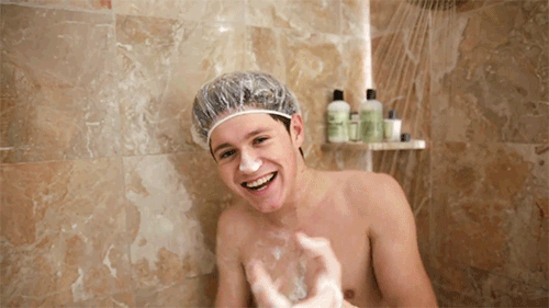 niall-horan-confirmes-naked-shower-photo-is-fake